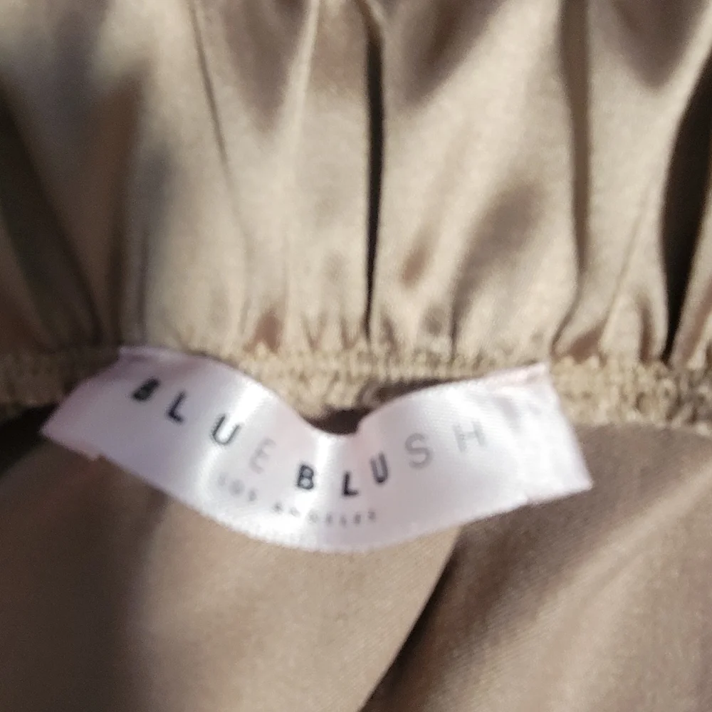Elegant Tan Skirt - Picture 6 of 8